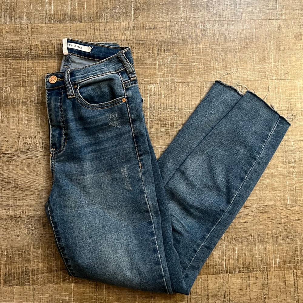 Celebrity Pink Light Wash Skinny Jeans, Size 0 / 24”